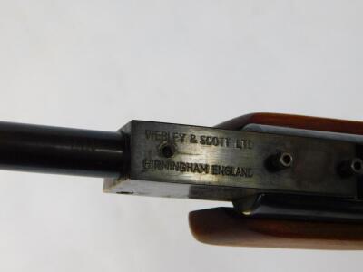 A Webley & Scott air rifle, number 177, with gun sighting, 99cm wide. - 2