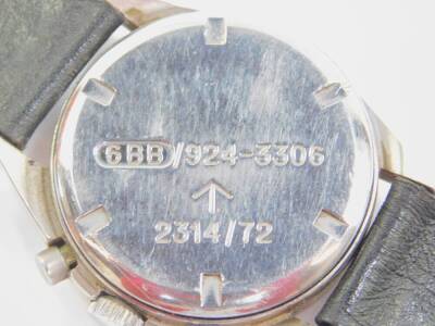 A Hamilton British Military RAF pilot's stainless steel chronograph wristwatch, dated 1972, the black dial bearing Arabic numerals and tritium luminous markers, military broad arrow and tritium T within circle marker, centre seconds hand, subsidiary thirt - 3