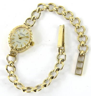 A 9ct Geneve cocktail watch, the oval face with baton numerals and pointers, 1.5cm wide oval dial, with 9ct gold case and bracelet, 9.5g all in.