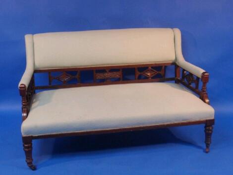 A 19thC Victorian rosewood drawing room settee