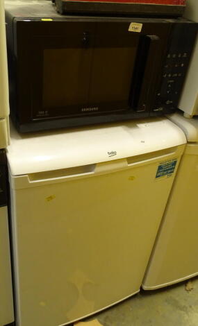 A Samsung TDS microwave and a Beko freezer UFF584APW (2).