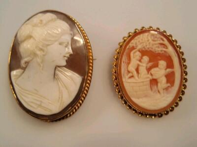 A shell cameo brooch, of 4