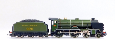 A Hornby OO-gauge locomotive and tender 'Repton', Schools Class V, Southern Railways green livery, 4-4-0, no 926, R683, boxed - 4