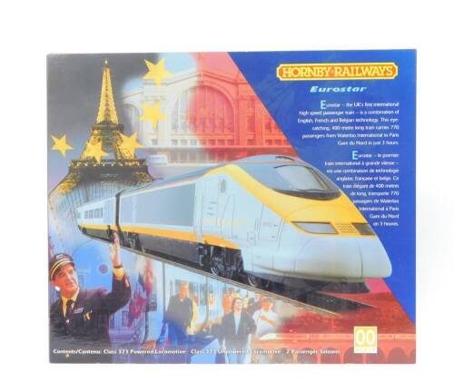 A Hornby Eurostar OO-gauge train set, Class 373 powered locomotive, unpowered locomotive and two passenger saloons, R665, boxed.