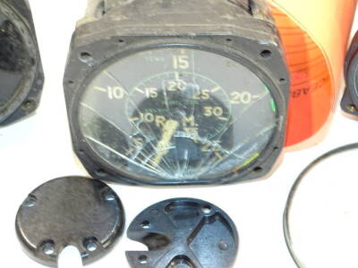 An RPM 5-35 vintage aeroplane dial, in metal casing, 7cm wide. - 2