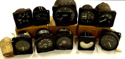 Various vintage aeroplane fuel and other dials, to include cabin air, with 4cm diameter dial etc. (a quantity).