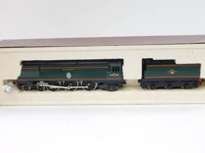 A Hornby OO-gauge Top Link train set, Battle of Britain Class 4-6-2 Lord Beaverbrook 34054 BR green livery, DCC fitted, R310, boxed. - 2