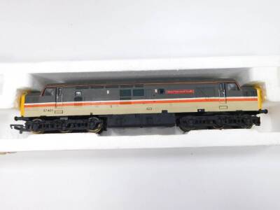 Lima OO gauge model diesel locomotives, comprising Class 33 The Burma Star 33056, Class 52 D1071 Western Renown and Class 20 Mary Queen of Scots , DCC fitted, all boxed. (3) - 4