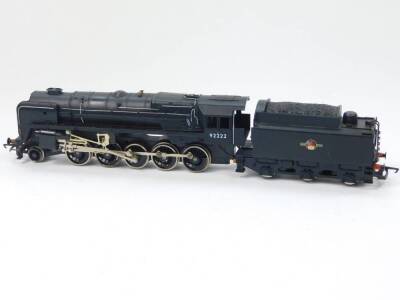 A Hornby OO-gauge locomotive and tender, Class 9F BR black livery, 2-10-0, 92222, DCC fitted, with associated box. - 2