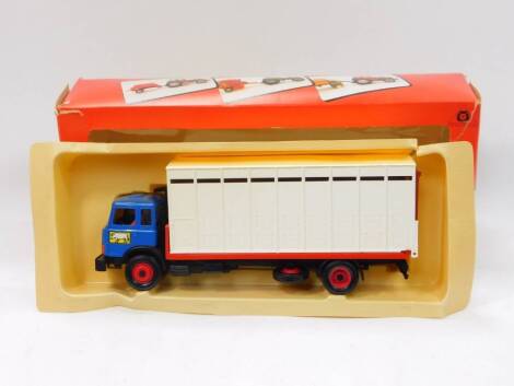 A Britains die cast animal transporter, 9580, boxed.