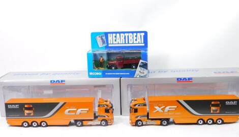 Die cast 1:50 scale lorries, comprising DAF advertising, Corgi Heartbeat CC07301 andd a Morris commercial trunk, boxed. (3)