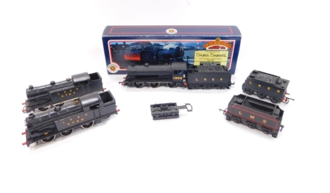 A Bachmann OO-gauge J39 class locomotive, LNER black livery 0-6-0, 31-853, boxed, together with two Hornby LNER locomotives, 4762 and 4763. (3)