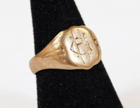 A 9ct gold signet ring, partially initialled, size R, 4g..