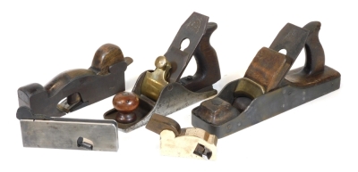 Various vintage wood cabinet-maker's planes, an early 20thC miniature brass plane with wooden wedge, 12cm wide, with star emblem, panel and smoother, bull nose, wood plane with T Sorby stamp, etc. (a quantity)