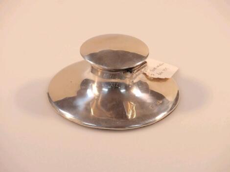 A George V silver capstan ink well