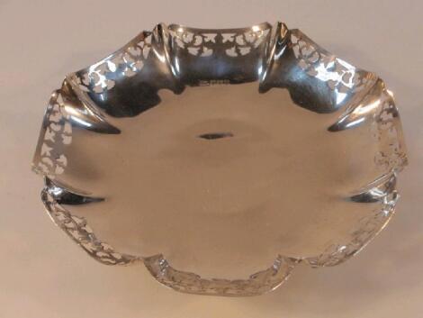 An Elizabeth II silver low cake stand