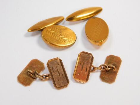 A pair of 9ct rose gold rectangular chain link cufflinks, initial engraved, 5.1g, together with a pair of gilt metal cufflinks.