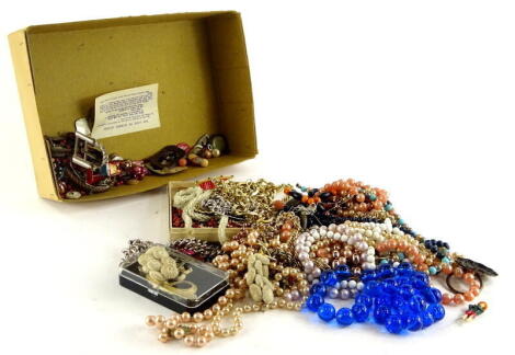 Various modern beaded necklaces, to include faux pearl necklaces, gold plated chains, brooches, loose beads, etc. (1 box).