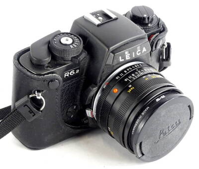 A Leica R6.2 camera, with Leica summicron-a1:24/50 lens.