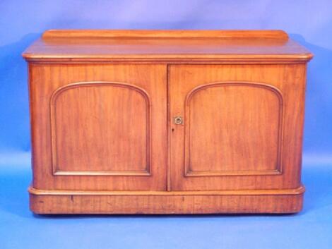 A Victorian mahogany side cabinet