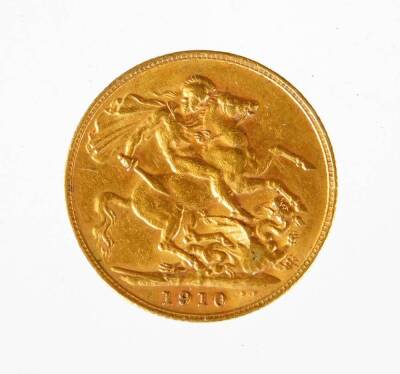 An Edwardian gold full sovereign, dated 1910.