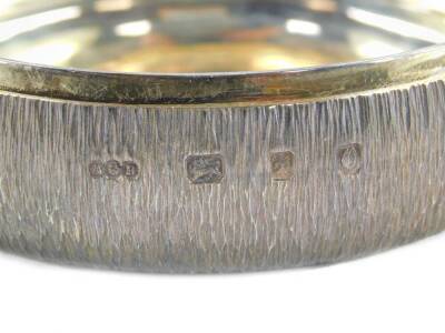 A Gerald Benney silver bowl, with textured bark decoration, boxed, 12.5cm diameter, London 1988, 6.83oz. - 5