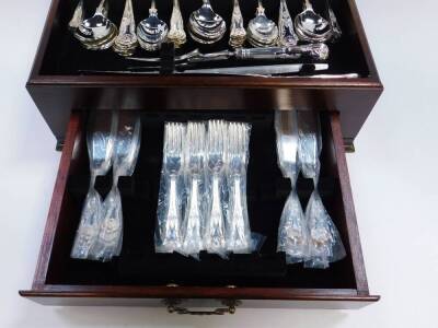 A silver plated Kings pattern canteen of cutlery, mahogany cased. - 3