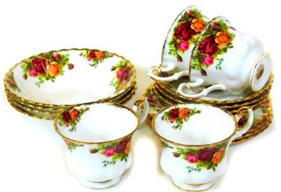 Various Royal Albert Old Country Roses tea ware, comprising four bowls, 16cm diameter, cups, saucers and side plates. (16)