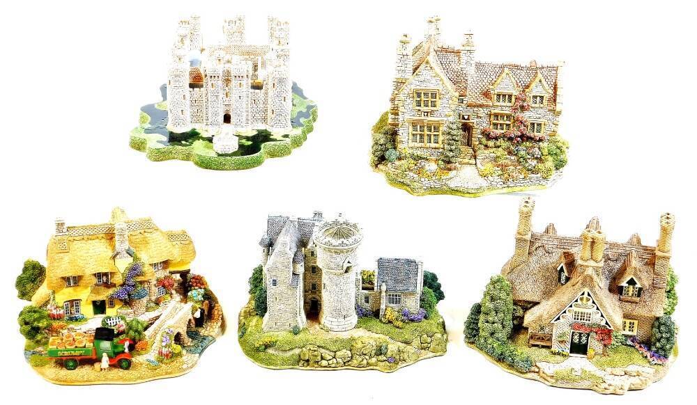 Various Lilliput Lane groups to include Armada House 516 Saffron