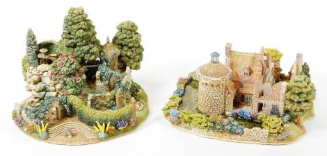 Various Lilliput Lane groups, Scotney Castle Garden L2013 0.05 and Tranquillity 813 1995-1 limited edition 0485. (2, boxed with some paperwork)