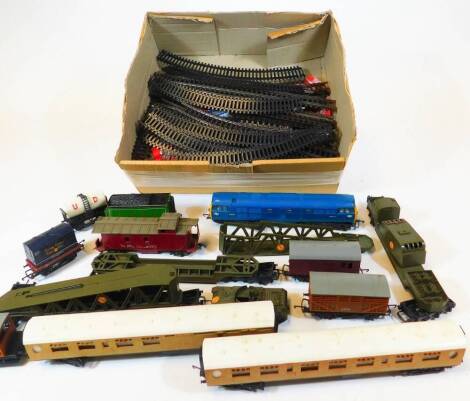 Various OO-gauge trains, etc., LNER tender in green, 5cm high, D5572 locomotive Intercity, various track, etc., unboxed. (a quantity, playworn)