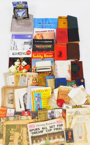 Various music related ephemera, etc., other books, music cassettes, The Libertines, Oasis, and other guides, Status Quo, Corgi boxed 100 year of Flight Showcase collection, Concorde, and a cased Parker fountain pen with partially enclosed nib, in grey wit