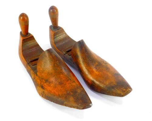 A pair of Tru-Form wooden shoe lasts, size 8 1/2.