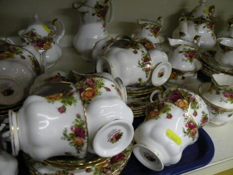 An extensive Royal Albert "Old Country Rose" pattern tea and