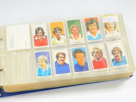 A set of Sun Soccer cards, International Stars. (1000)