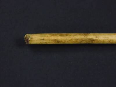 A 19thC whale bone and baleen inlaid walking cane, the faceted rhomboid handle with mother of pearl inlay, 82.5cm high. - 5