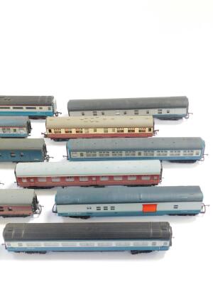 Hornby Lima and Jouef OO gauge coaches, including British Rail blue livery Inter-City, etc. (12) - 4