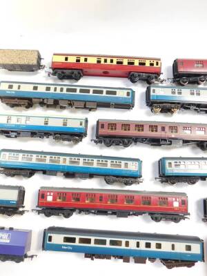 Hornby Tri-ang Lima and other OO gauge coaches, including Inter-City, one boxed, and two wagons. (15) - 3