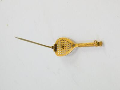 A 9ct gold brooch formed as a tennis racquet and ball, together with a 9ct gold pendant mount, 3.2g all in. - 2