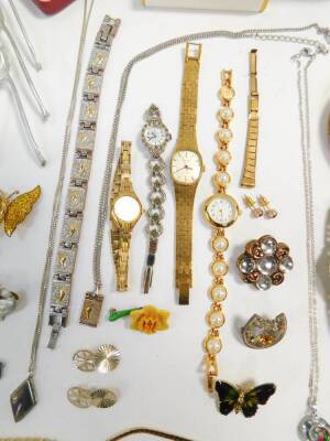 Costume jewellery, including necklaces, brooches and earrings, a wristwatch and pocket watch, Avia wristwatch, pen and a Kigu compact. - 11