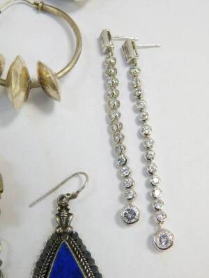 Silver and costume jewellery, including a pair of pearl and enamel earrings, Renaissance style earrings, Indian style silver and Lapis Lazuli earrings, and a pair of paste drop earrings. (7 pairs) - 4