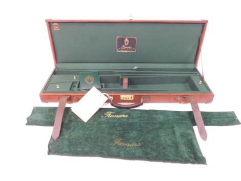 A Famars Excalibur tan leather gun case, with certificate, 82cm wide.