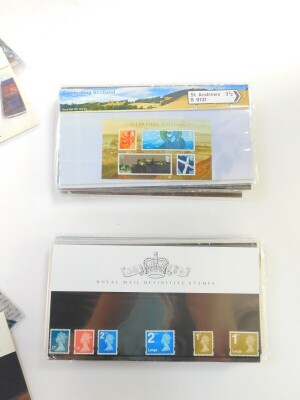 Philately. EII mint commemorative packs, various denominations. (quantity) - 4