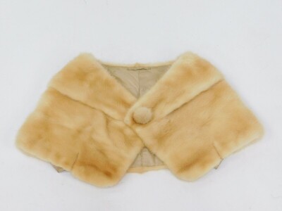 A lady's light ranch mink fur stole.