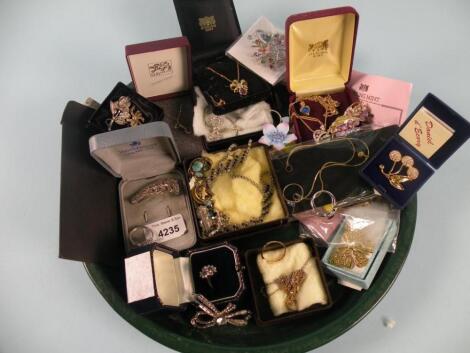 A quantity of costume jewellery etc