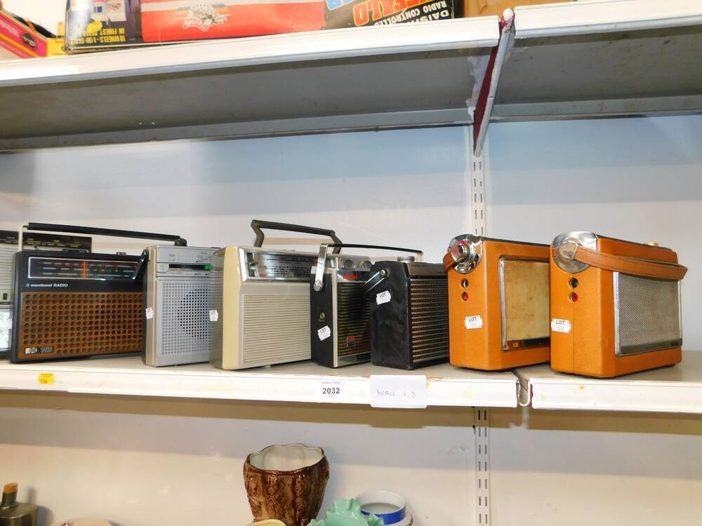 A Bush TR130 radio, and four other radios; TR230., Fidelity Rad 19