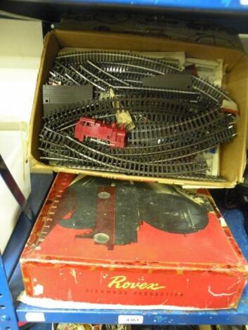 A Rovex 00 gauge model electric train set complete with engine