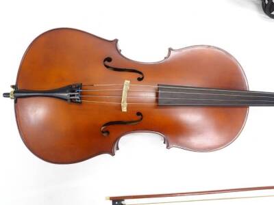 A Primavera child's cello, a cello bow and a violin bow, 112cm long overall. - 3