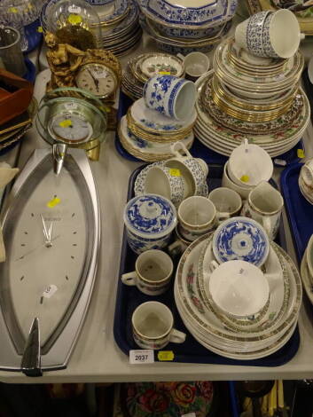 Part tea and dinner wares, to include India tree pattern, various mantel clocks, etc., Saco wall clock, etc. (2 trays)