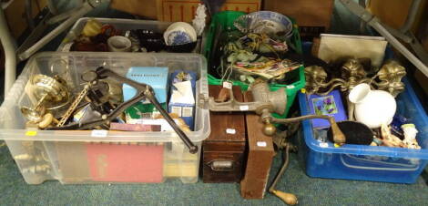 General household effects, to include plated wares, mincer, Pendelphin rabbit, teapots, etc. (contents of under 1 table)